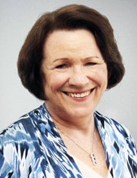 Headshot of Patti Anewalt, the director of the Pathways Center for Grief and Loss